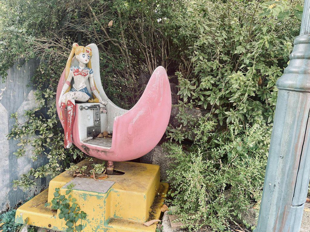 Abandoned Sailor Moon themed ride in Korea